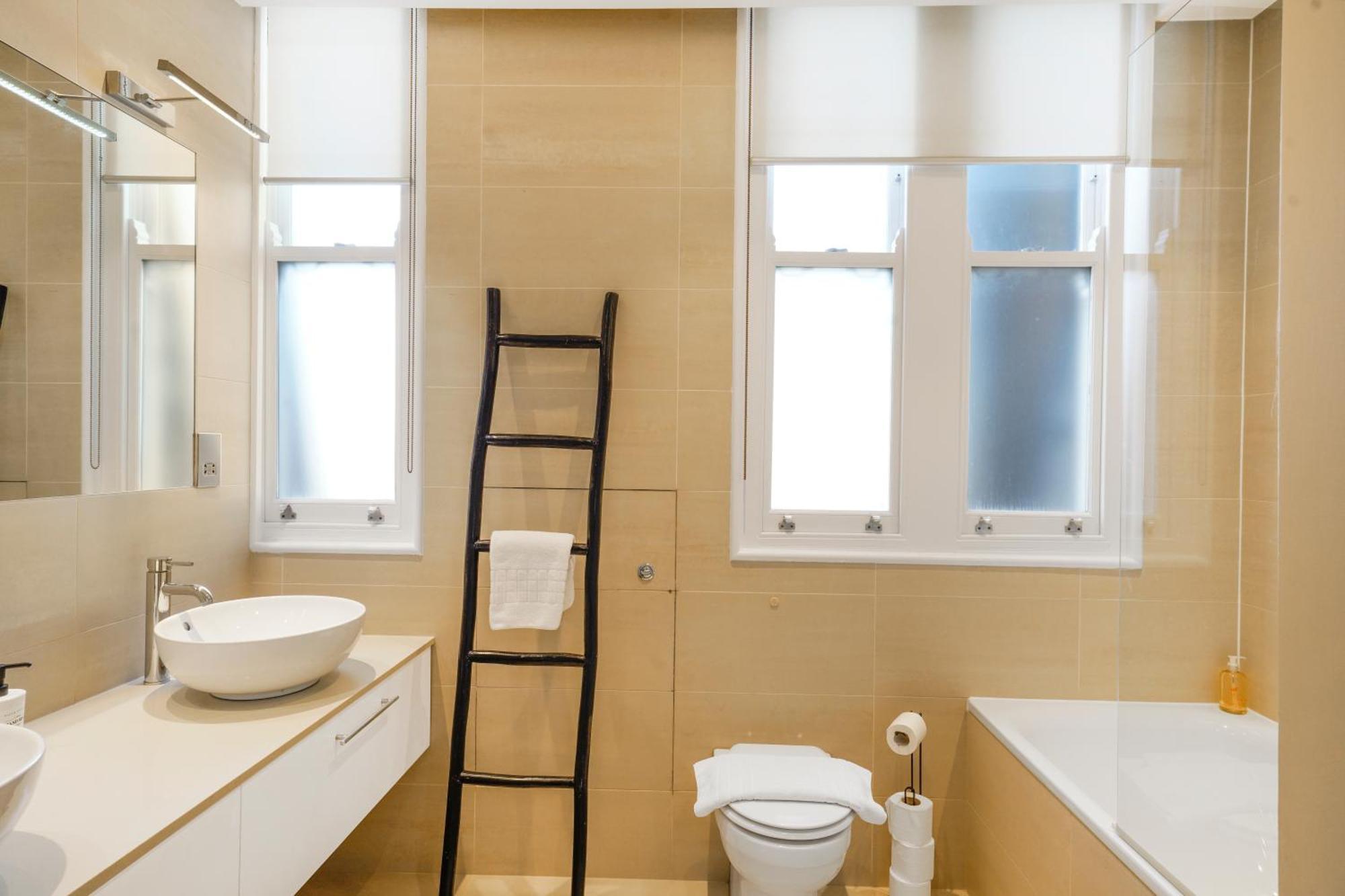 Spacious And Modern 4 Beds Home In Kensington London Exterior photo